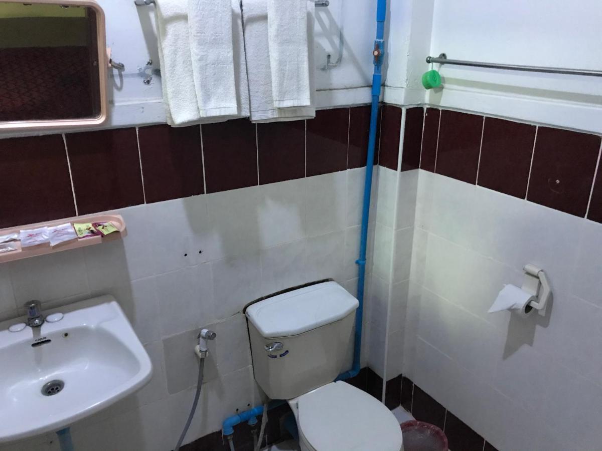 Smile Motel Pyay Exterior foto